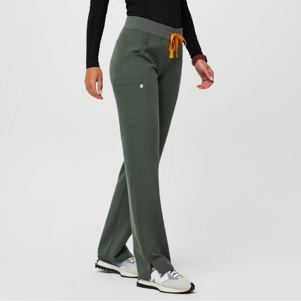 Fig Kade Cargo Scrub pants Petite